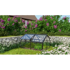 Vitavia Frühbeet Gamma ESG Schwarz, 89x124x71cm, mit aufstellbaren Dachfenstern im Garten.