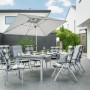 Grauer Doppler Marktschirm Expert 200x300 cm mit Knickfunktion über einer Gartengarnitur.