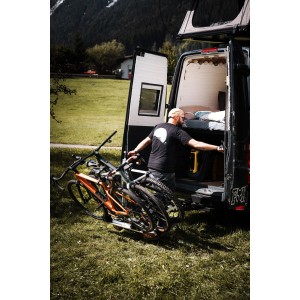 Atera Erweiterungssatz Strada Evo RV am Fahrradträger für 3 Fahrräder am Van.
