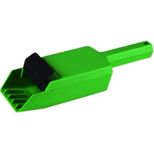 Grüne Offner Streuschaufel aus Kunststoff zum Ausbringen von Streugut wie Sand oder Salz.