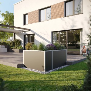 KGT Aluminium-Hochbeet 130, 1,21x0,45m, pressblank. Metall-Hochbeet mit Pflanzen auf Terrasse.