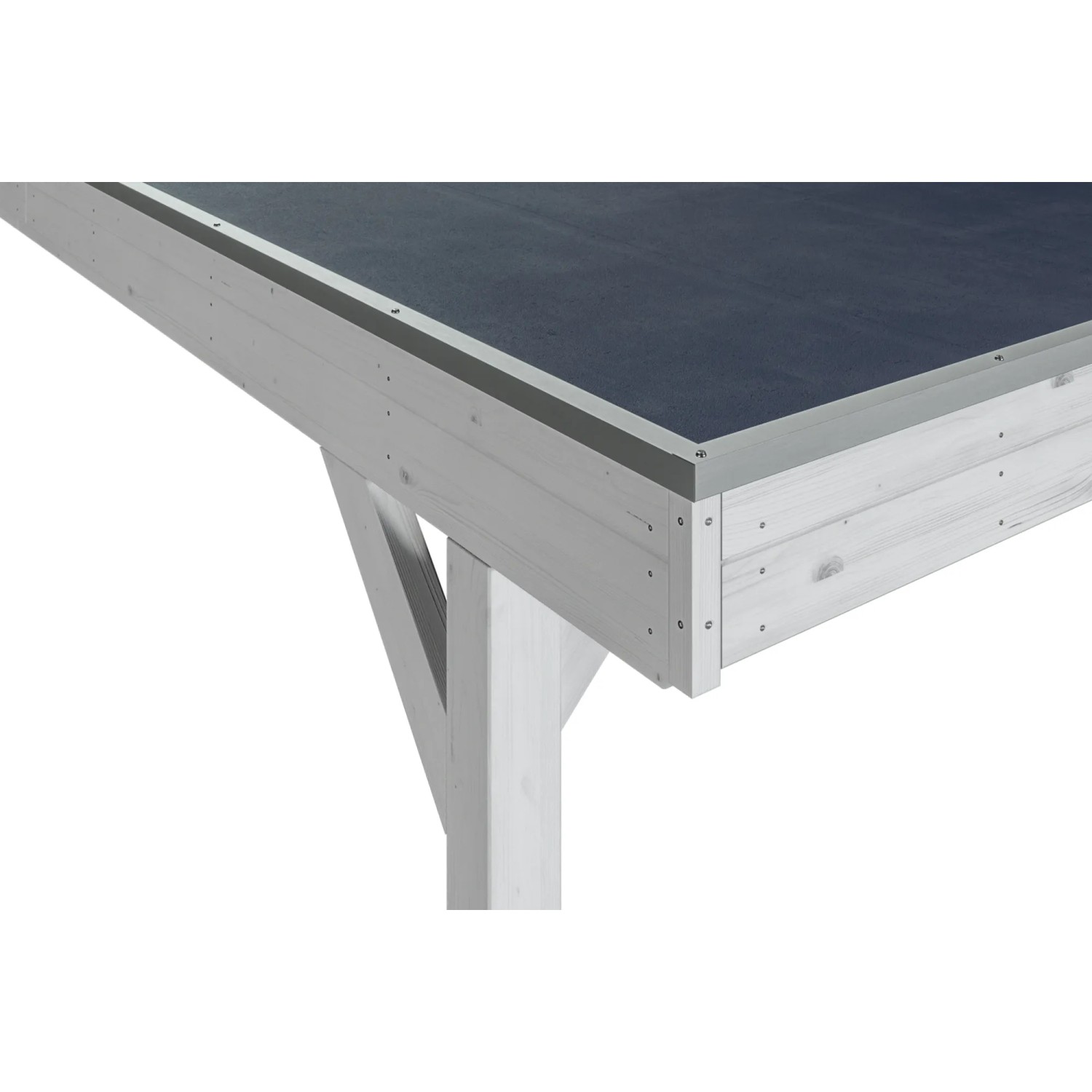 Detailansicht des weißen Skan Holz Carport Grunewald mit EPDM-Dach, Fokus auf Dachkonstruktion und Pfosten.