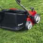 Einhell Elektro-Vertikutierer GE-SA 1640 mit Fangkorb auf Rasen, 1600 W.