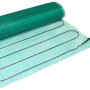 Elektrische Fußbodenheizung von Perobe, 7,5 m² Heizmatte, aufgerollt auf grüner Gittermatte mit Anschlusskabel.