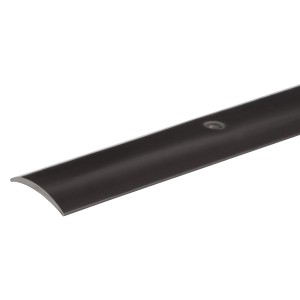 Schwarzes Bodenausgleichsprofil aus Kunststoff, 1 mm stark, 30 mm breit und 900 mm lang.