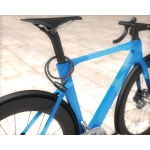 Basi Spiralschloss ZR 312 am Fahrrad befestigt, Kabelschloss mit Staubschutz, schwarz.