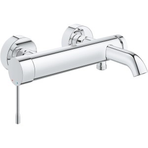 Grohe Essence Einhand-Wannenarmatur in Chrom für die Wandmontage.