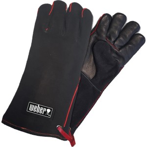 Weber Leder-Grillhandschuh in Schwarz mit roter Naht und Weber Logo.