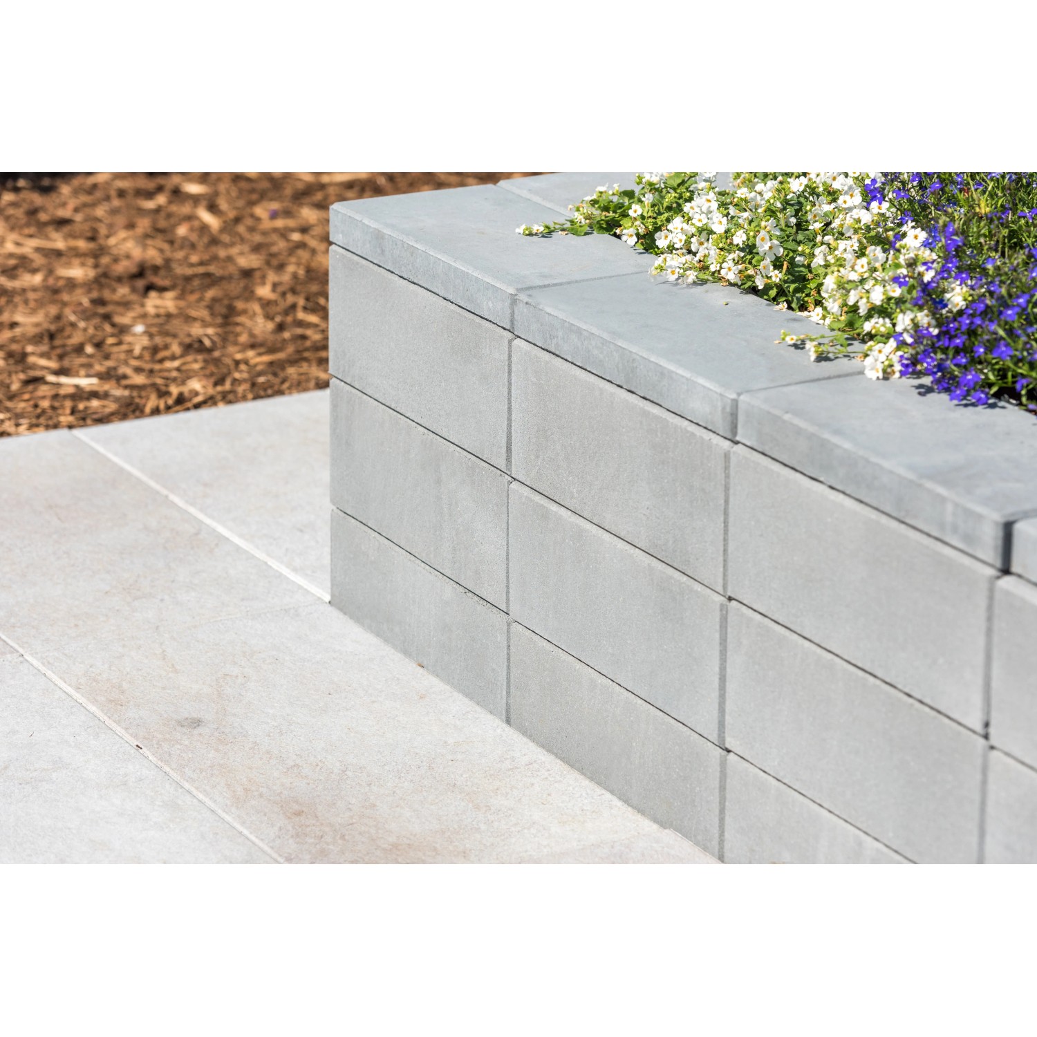 Diephaus Abdeckplatte Patea Quarz mit Glimmer, 45x22,5x5cm, als Mauerabdeckung mit Bepflanzung.
