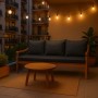 Anthrazitfarbenes Setgarden Bankkissen (150x60 cm) mit 3 Rückenkissen auf einer Holzbank.