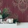 Vliestapete Barock Kronleuchter in Rot und Rosa mit Kronleuchter-Motiv.