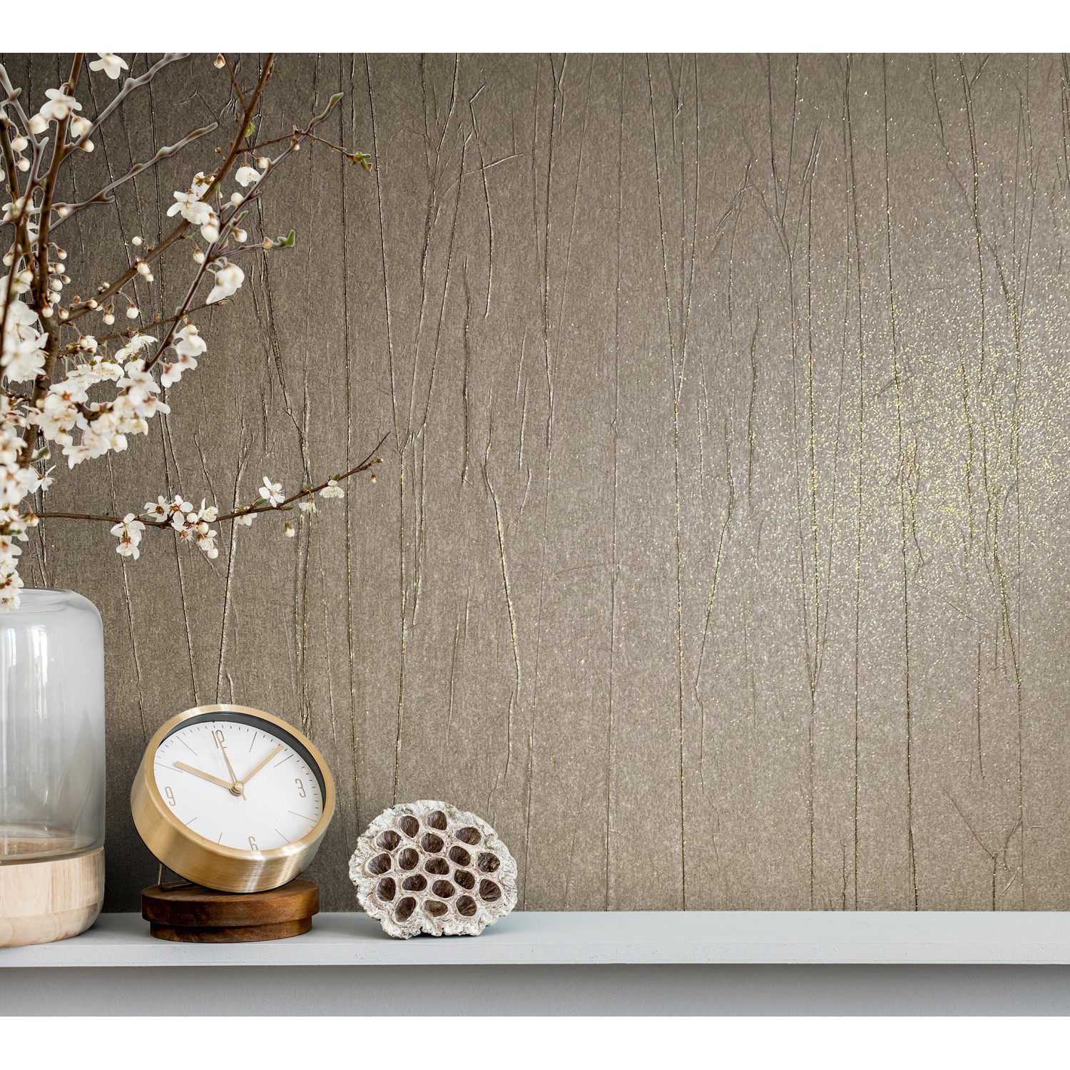 Marburg Vliestapete Uni Crushed-Optik Streifen Gold, moderne Wandgestaltung für Wohnräume.