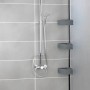 Wenko Teleskop-Eckregal Villata mit 3 grauen Körben in Dusche.