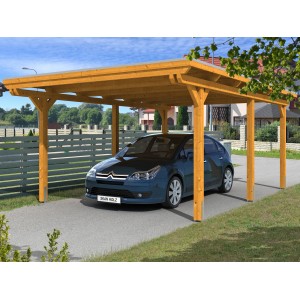 Skan Holz Einzelcarport aus Leimholz in Eiche hell mit Auto. Carport mit Flachdach und sechs Pfosten.