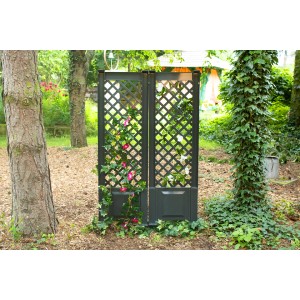 KHW Spalier 2er-Set, anthrazit, mit Erdspießen und Kletterpflanzen im Garten.