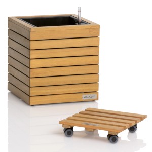 Lechuza Rolluntersetzer Square aus Eukalyptusholz unter Pflanzkübel der Palo Serie.