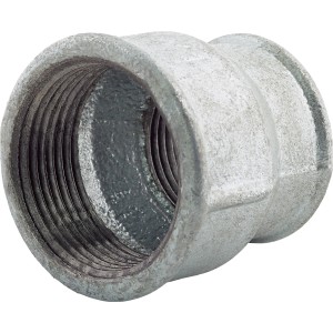 Graues Temperguss-Fitting mit zwei Innengewinden (38,9 mm und 30,3 mm) zur Rohrverbindung.