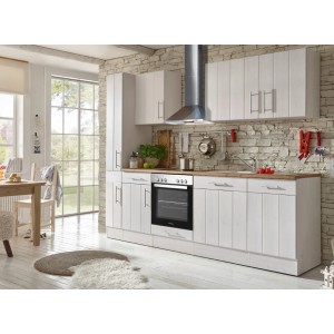 Respekta Landhausküche in Lärche Weiß matt, 250 cm breit, mit E-Geräten und Apothekerschrank.