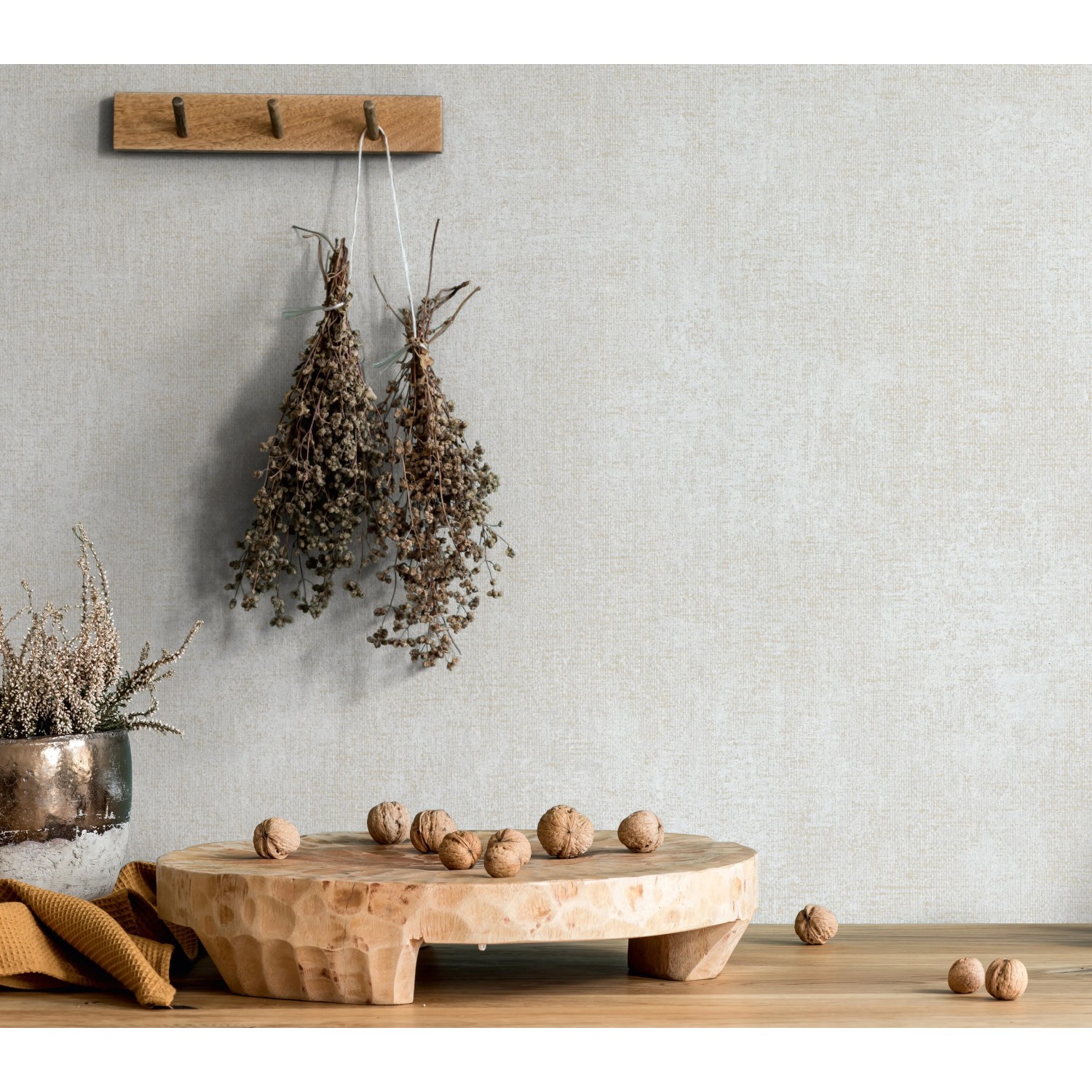 Beige Vliestapete Jackie 13 von Marburg, Uni-Design, moderne Wandgestaltung.