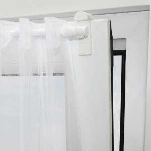 Gardinia Klemmträger für Vitragestange, 2er-Pack, weiße Halterung am Fenster mit Gardine.