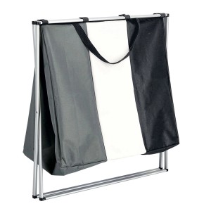Zeller Present Wäschesortierer 3-fach in Schwarz, Grau und Weiß mit Aluminiumrahmen.