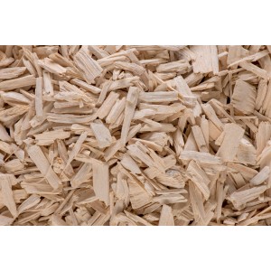 Nahaufnahme von weißen Indoor-Decor-Schnitzeln, Dekormulch für Pflanzgefäße.