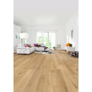 Wohnraum mit Living by HARO Parkett Eiche Nature, Landhausdiele mit Naturöl-Oberfläche.