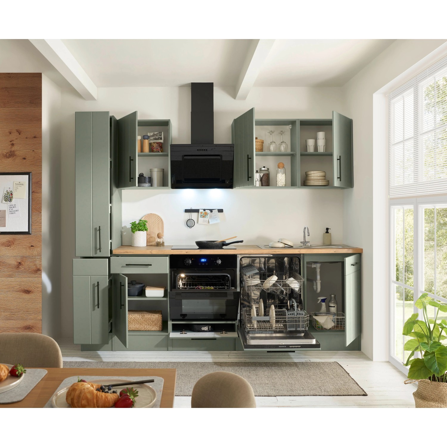 Respekta Küchenzeile Anton Landhaus Schilfgrün 250 cm mit Induktionskochfeld und E-Geräten.