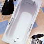 Weiße Ottofond Körperform-Badewanne Jamaica 170 cm mit Nackenkissen und Armlehnen.