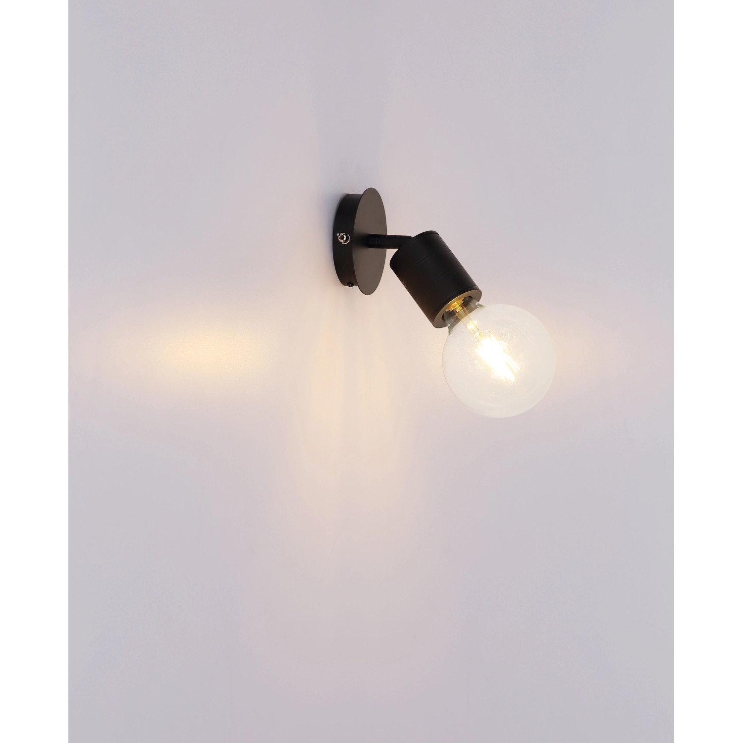 Schwarzer Globo Spot Hermine 1er, moderner Deckenspot aus Metall und Aluminium.