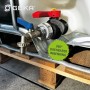 GEKA plus IBC Adapter Set mit Kugelauslaufventil und blauem Griff, montiert an einem IBC Container.