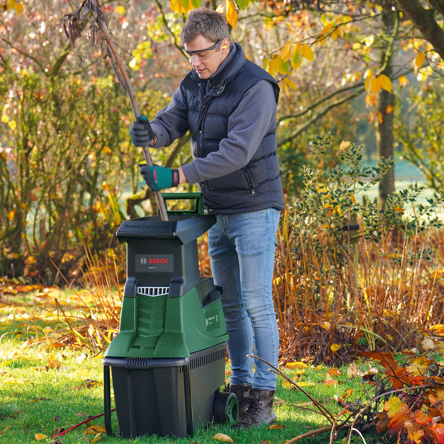 Bosch Gartenhäcksler AXT 25 TC mit TurbinenSchnittSystem kaufen bei OBI