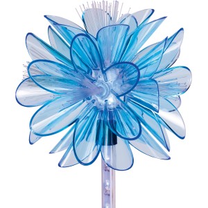LED-Solarspieß Vallermosa mit blauer Dekoblume für den Garten.