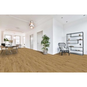 Klebe-Vinylboden Breitdiele Giorgio Oak in heller Eichenholzoptik, verlegt in einem modernen Wohnraum.