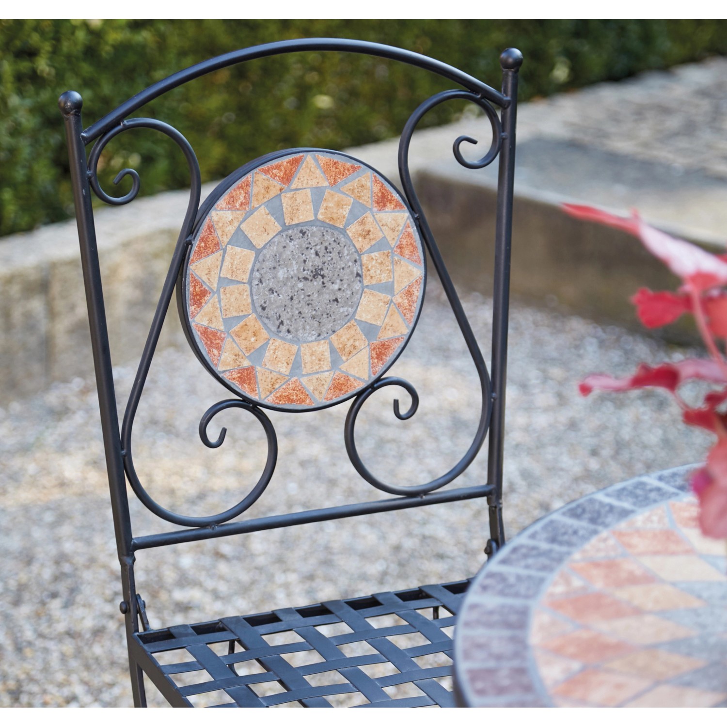 Siena Garden Klappsessel Prato, Eisen, schwarz mit Mosaik-Optik in der Rückenlehne.