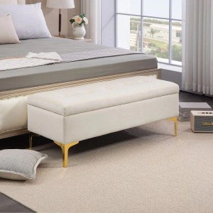 Beige gepolsterte HOMCOM Sitzbank mit Stauraum und goldenen Metallbeinen im Schlafzimmer. Vielseitige Bettbank.