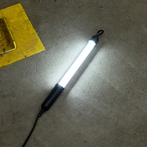 LED's Work LED-Handlampe, 4W, 5000K, IP20. Baustellenlampe mit kaltweißem Licht und Haken zum Aufhängen.