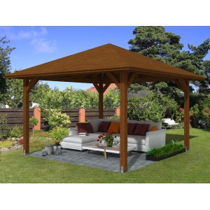 Holz-Pavillon Cannes 2 Nussbaum lasiert von Skan Holz, 359x359 cm, mit Sitzgruppe im Garten.