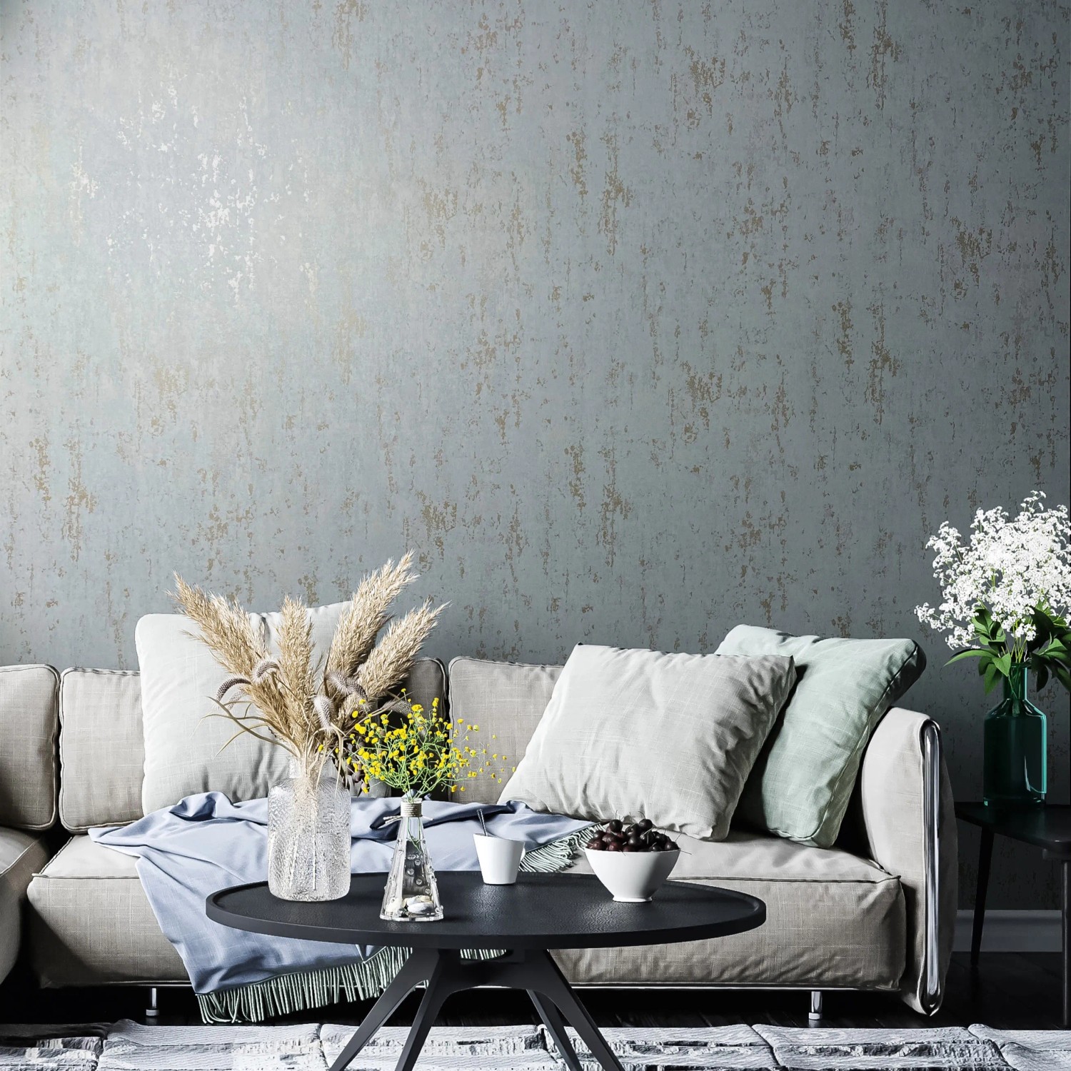 Moderne Vliestapete in Betonoptik Weiß-Gold von Marburg, passend zu Wohnambiente mit Sofa und Dekoration.