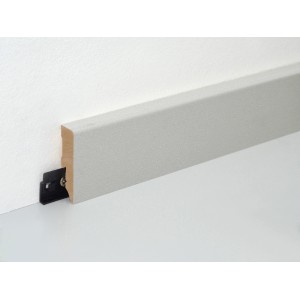 Sockelleiste FU062L, Dekor ähnlich RAL7040, MDF, mit Clip montiert.