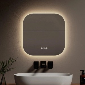 Quadratischer Emke LED-Badspiegel 50x50 cm mit abgerundeten Ecken, Hintergrundbeleuchtung, Antibeschlag und Touch-Steuerung.