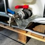 GEKA plus IBC Adapter Set mit Kugelauslaufventil am IBC Container.