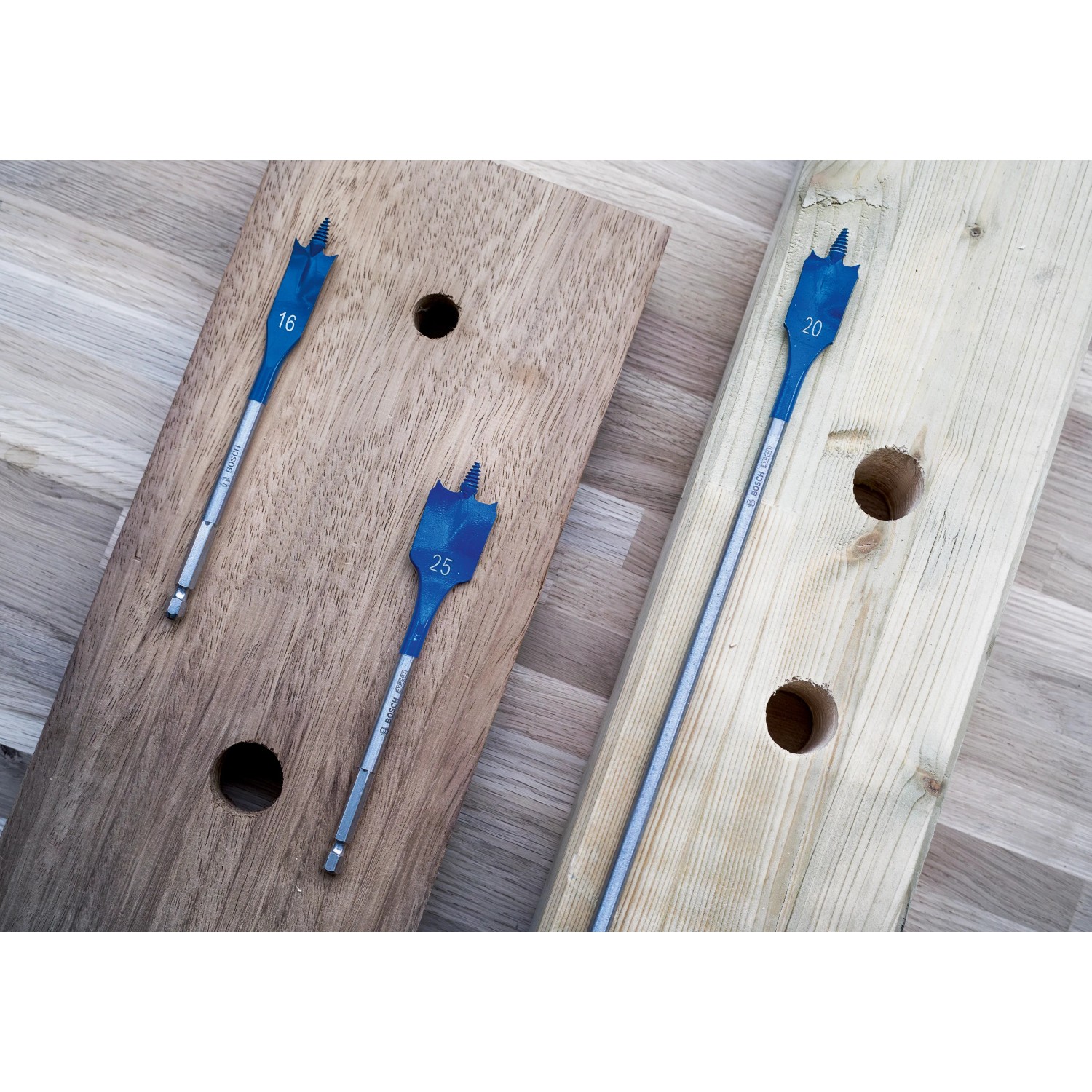 Bosch Flachfräsbohrer Expert Self Cut Speed Set mit Holzbohrern in verschiedenen Größen.