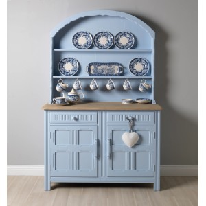 Landhaus-Buffetschrank in Taubenblau, gestrichen mit Rust-Oleum Kreidefarbe Möbellack.