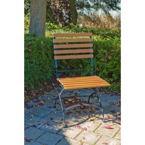 Acamp Klappstuhl Lindau Teak-Schwarz, Gartenstuhl aus Akazienholz mit schwarzem Gestell.