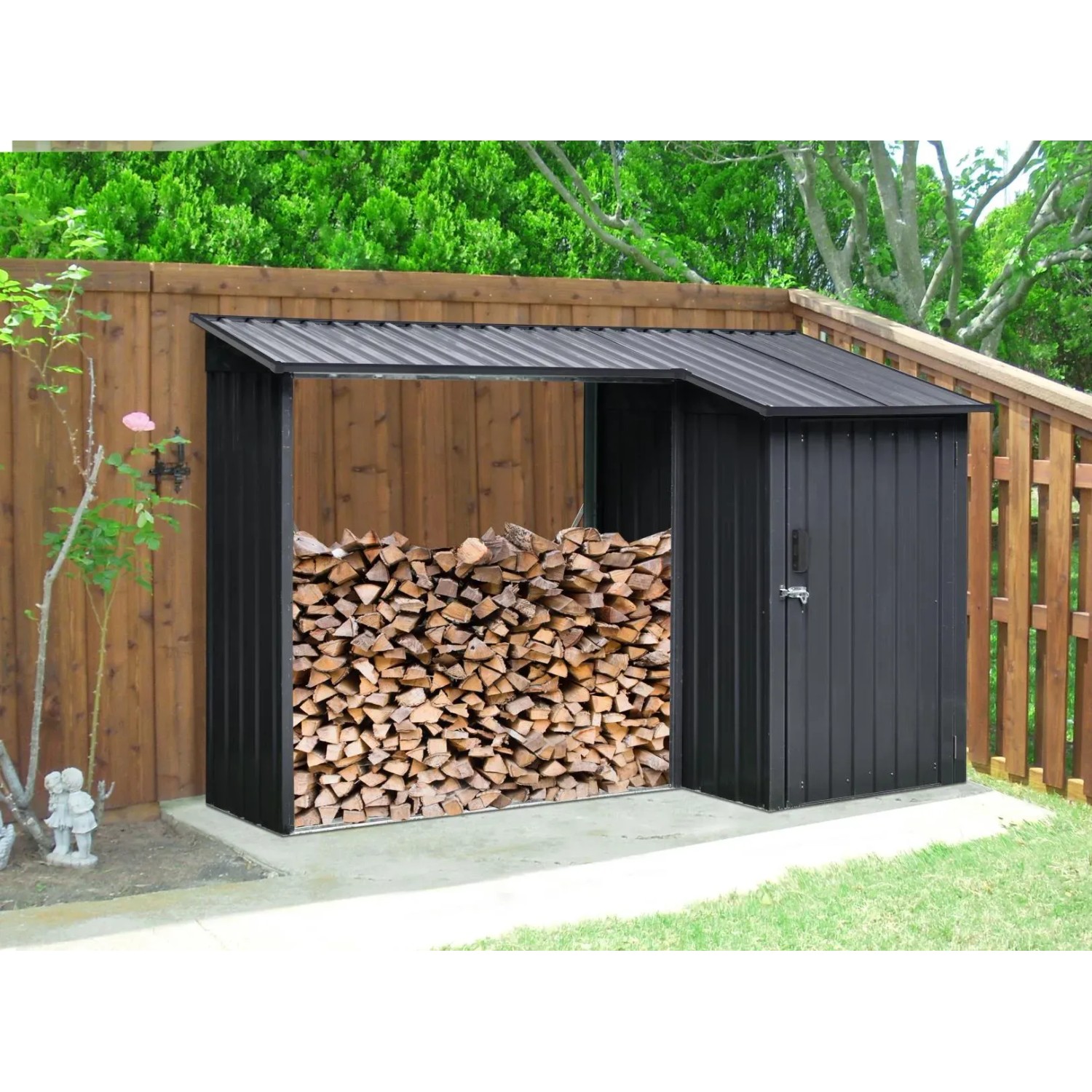 Floraworld Kaminholzregal mit Geräteraum, anthrazit, gefüllt mit Holzscheiten.
