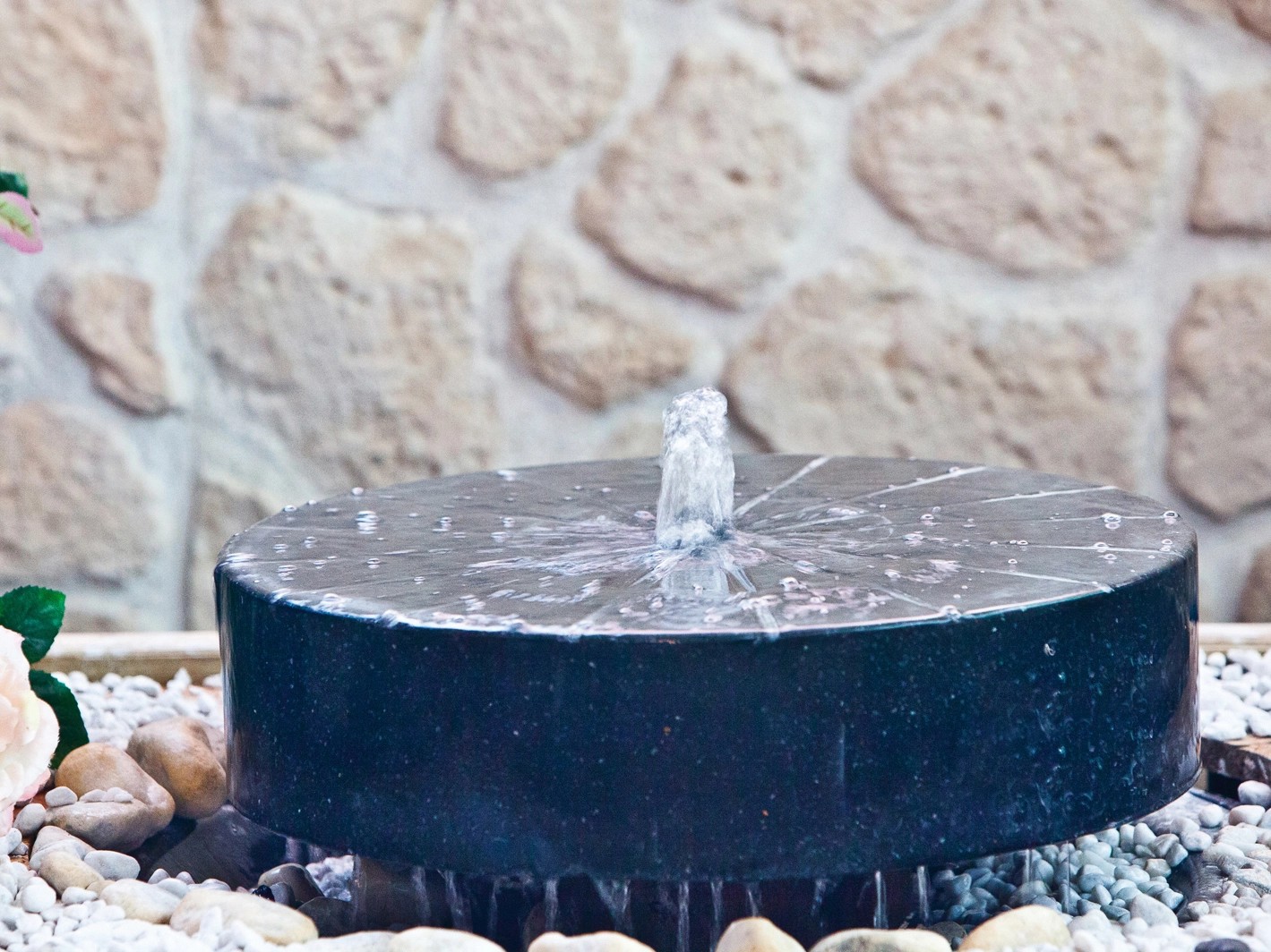 Heissner GartenbrunnenSet Millstone LED kaufen bei OBI