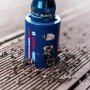 Bosch Expert Lochsäge Construction Material Ø 127 mm im Einsatz auf Holz mit Spänen.
