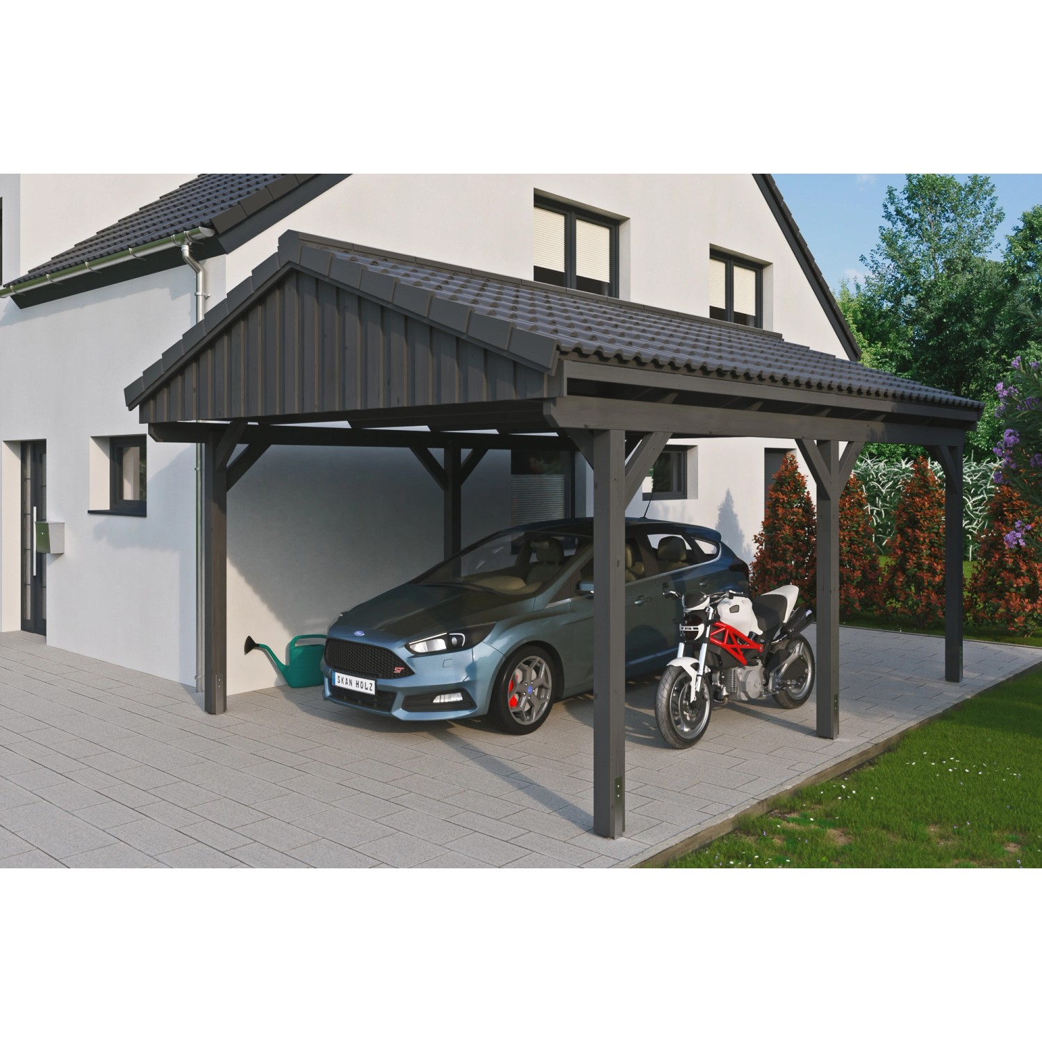 Skan Holz Carport Fichtelberg, schiefergrau, mit Auto und Motorrad unter dem Dach.