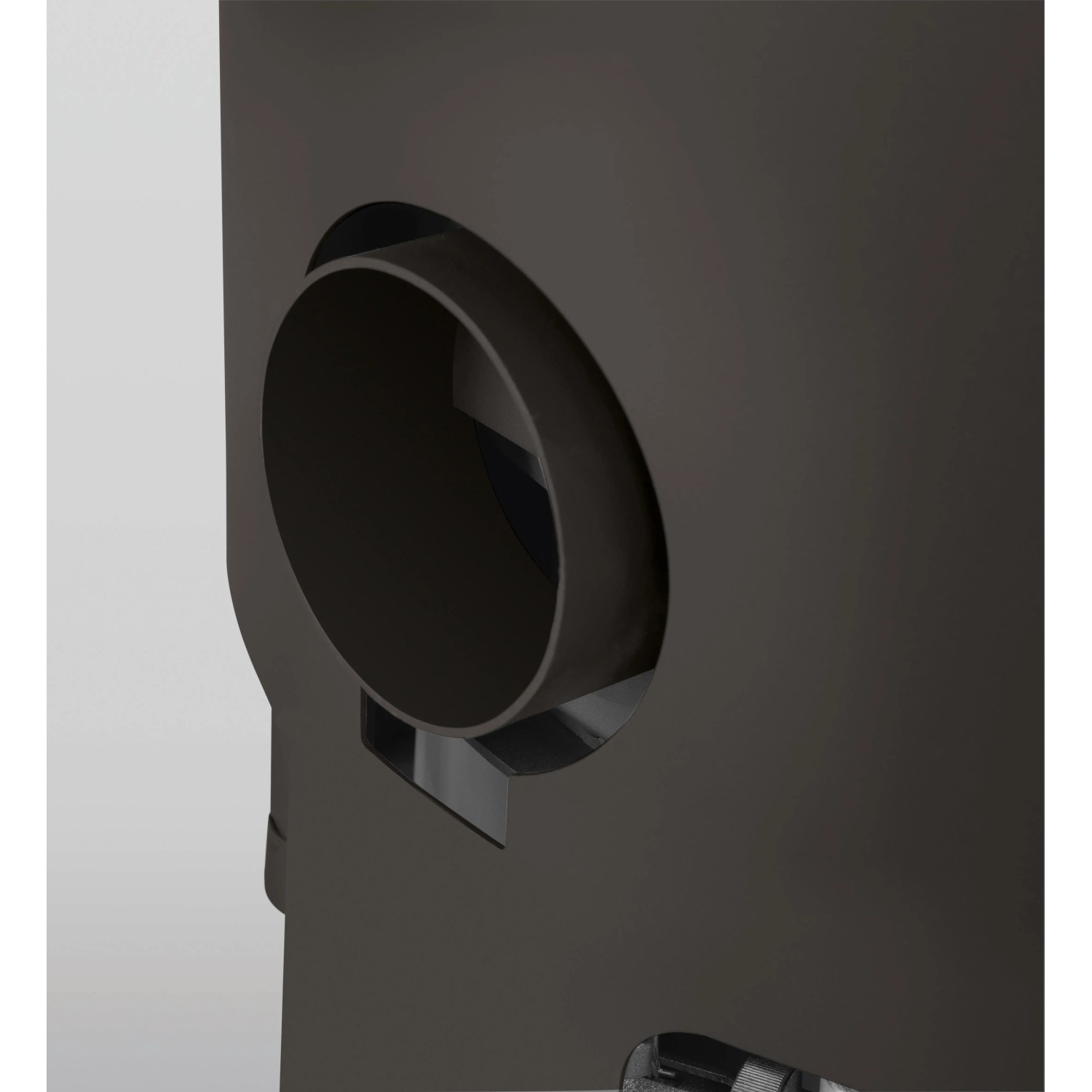 Detailaufnahme: Schwarzer Justus Kaminofen Mino 2.0 mit Abgasrohranschluss.